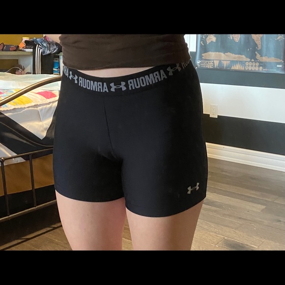 UNDER ARMOUR - black spandex shorts, brand new - Picture 2 of 3